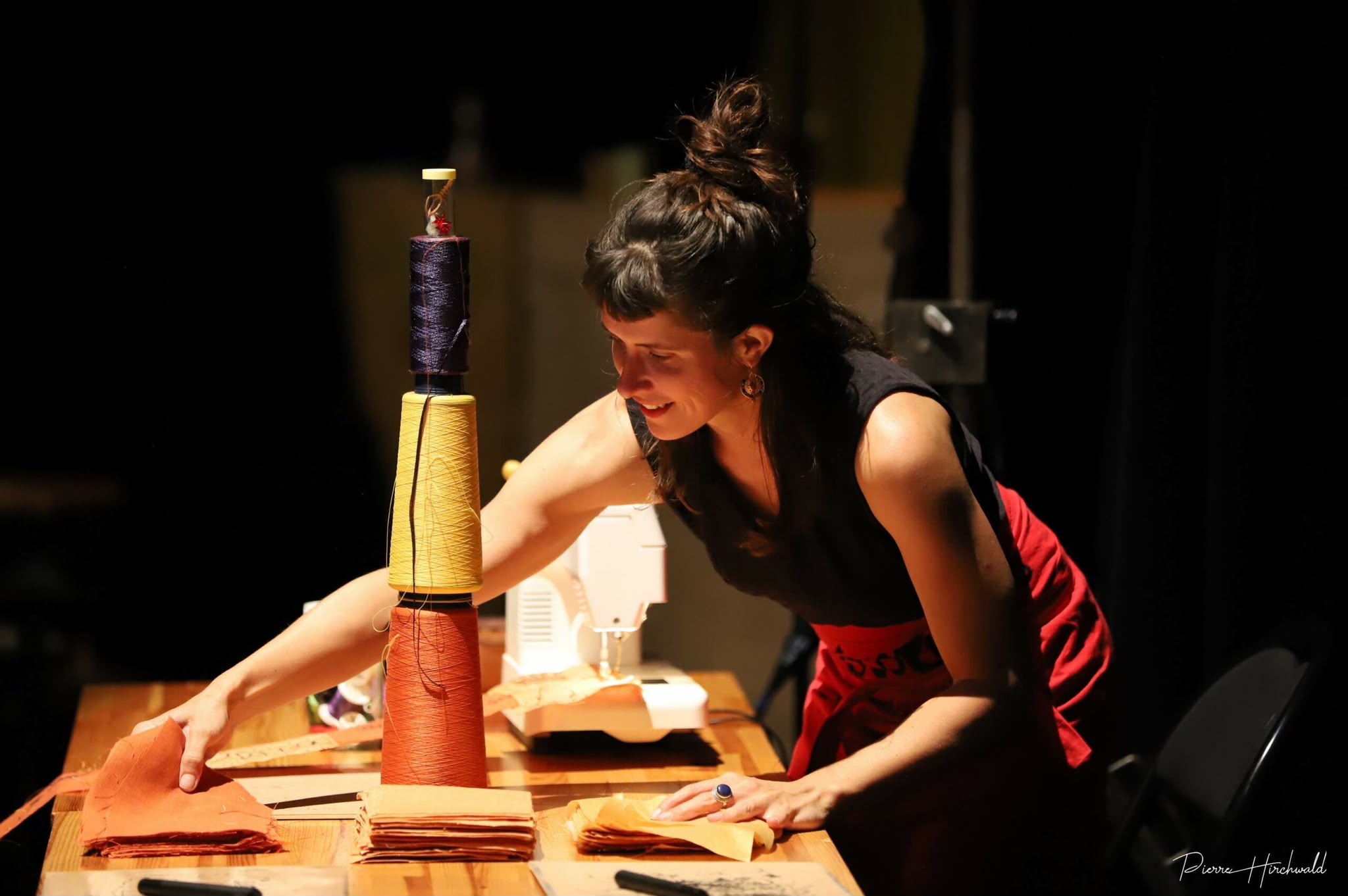 La Récolteuse – Stand de création collective d'une guirlande géante en tissu